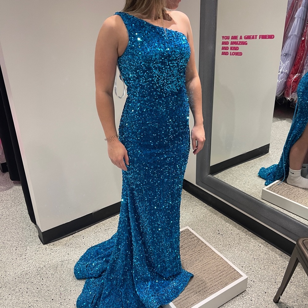 Prom/Evening/Black Tie Dress! Amarra size 6.